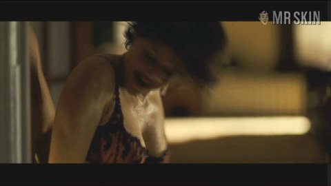 Righteous Kill Nude Scenes Naked Pics And Videos At Mr Skin