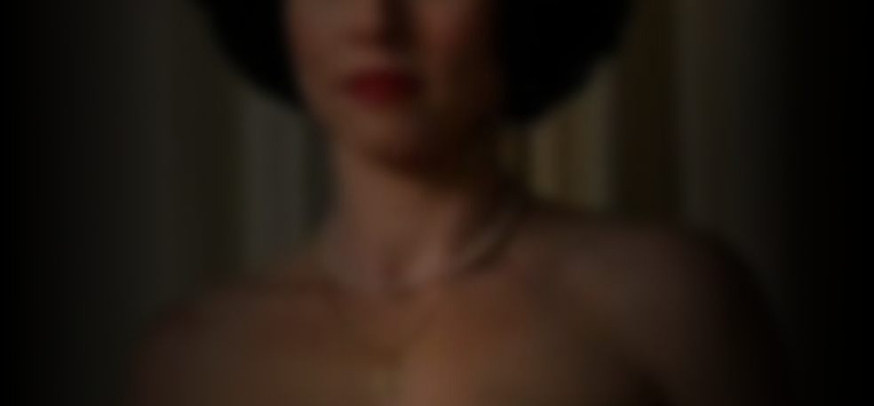 Find out if Linda Cardellini has ever appeared nude. 