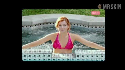 Fat Moms Undress For Sons Teen Bikini Pics And Gifs