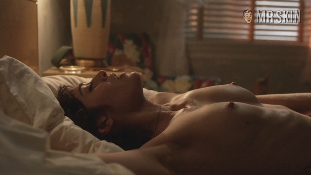 Lizzy Caplan Nude Naked Pics And Sex Scenes At Mr Skin