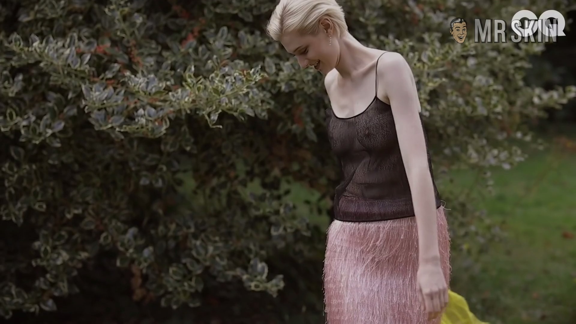 Elizabeth Debicki Nude