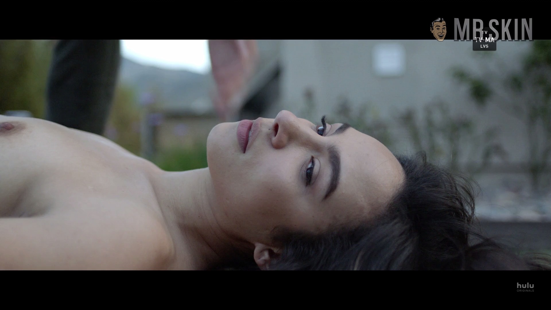 Голая красотка решила день обойтись без домашней еды и заказала пиццу, а ко...